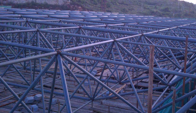 汕头概述网架加工公司对网架保温隔热的办法